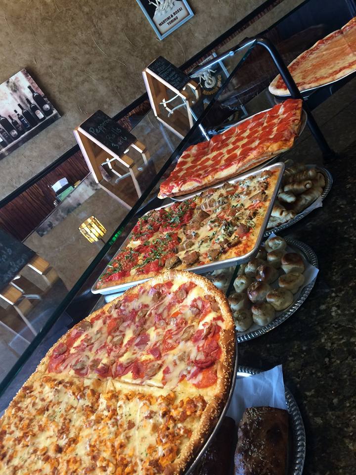 https://ferrarispizzeria.com/wp-content/uploads/2017/02/pizzas.jpg